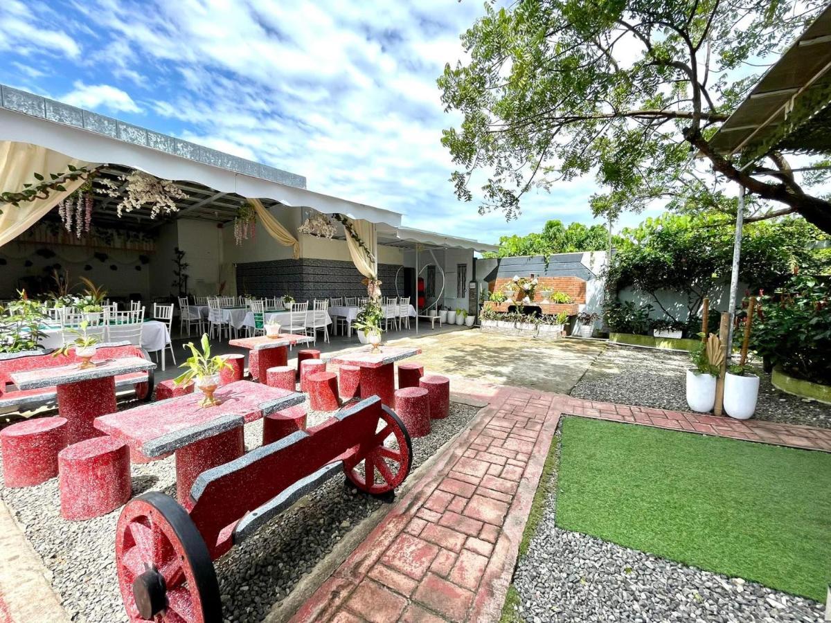Little Rock Cebu Hotel Lapu-Lapu City Exterior photo