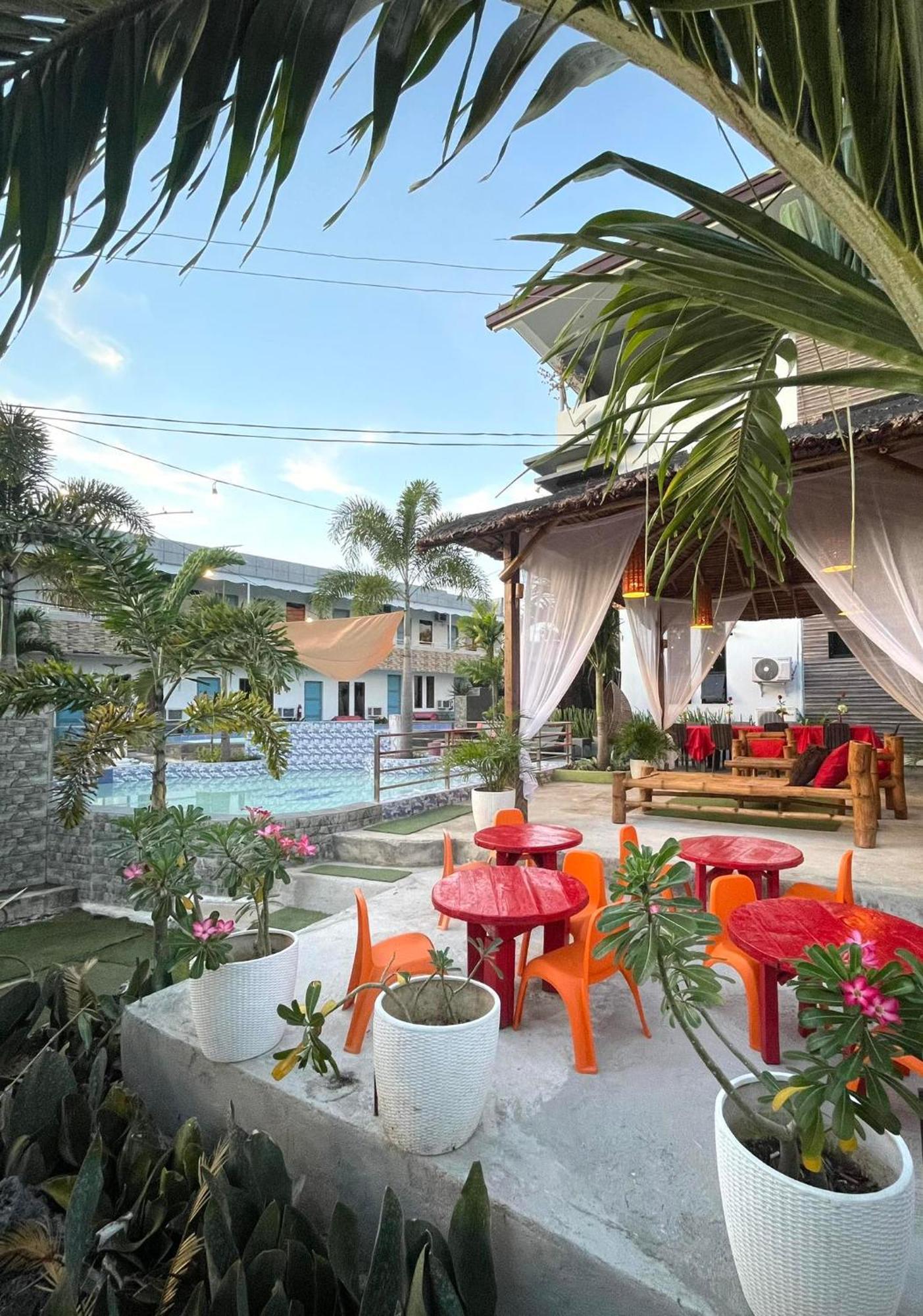 Little Rock Cebu Hotel Lapu-Lapu City Exterior photo