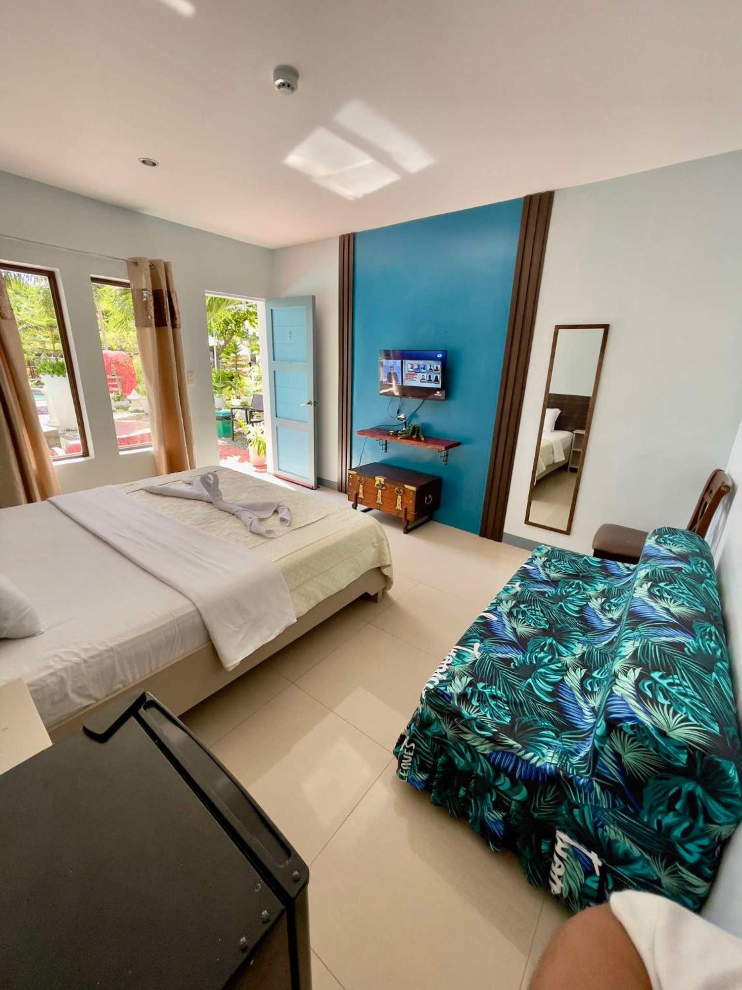 Little Rock Cebu Hotel Lapu-Lapu City Exterior photo