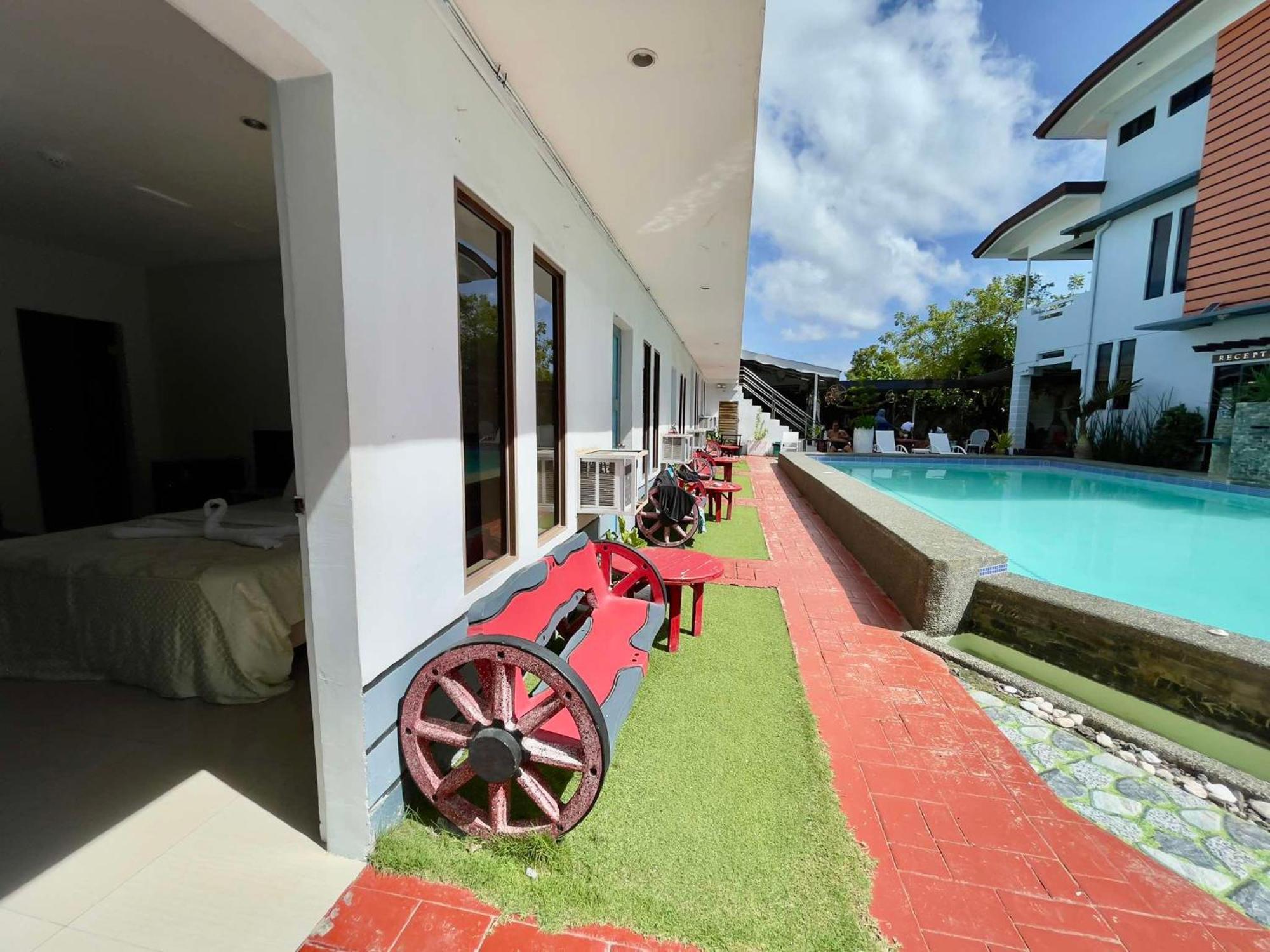 Little Rock Cebu Hotel Lapu-Lapu City Exterior photo