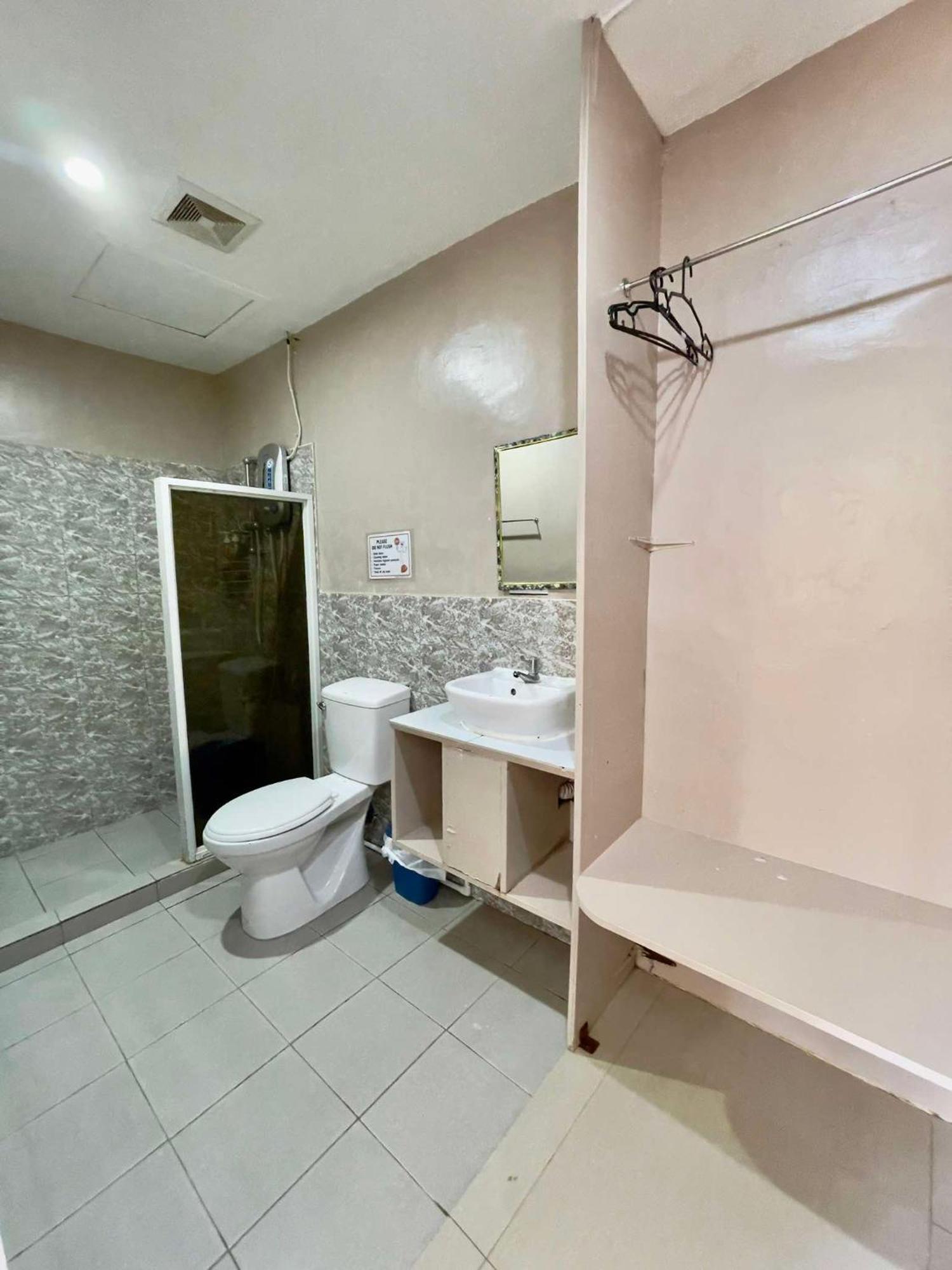 Little Rock Cebu Hotel Lapu-Lapu City Exterior photo