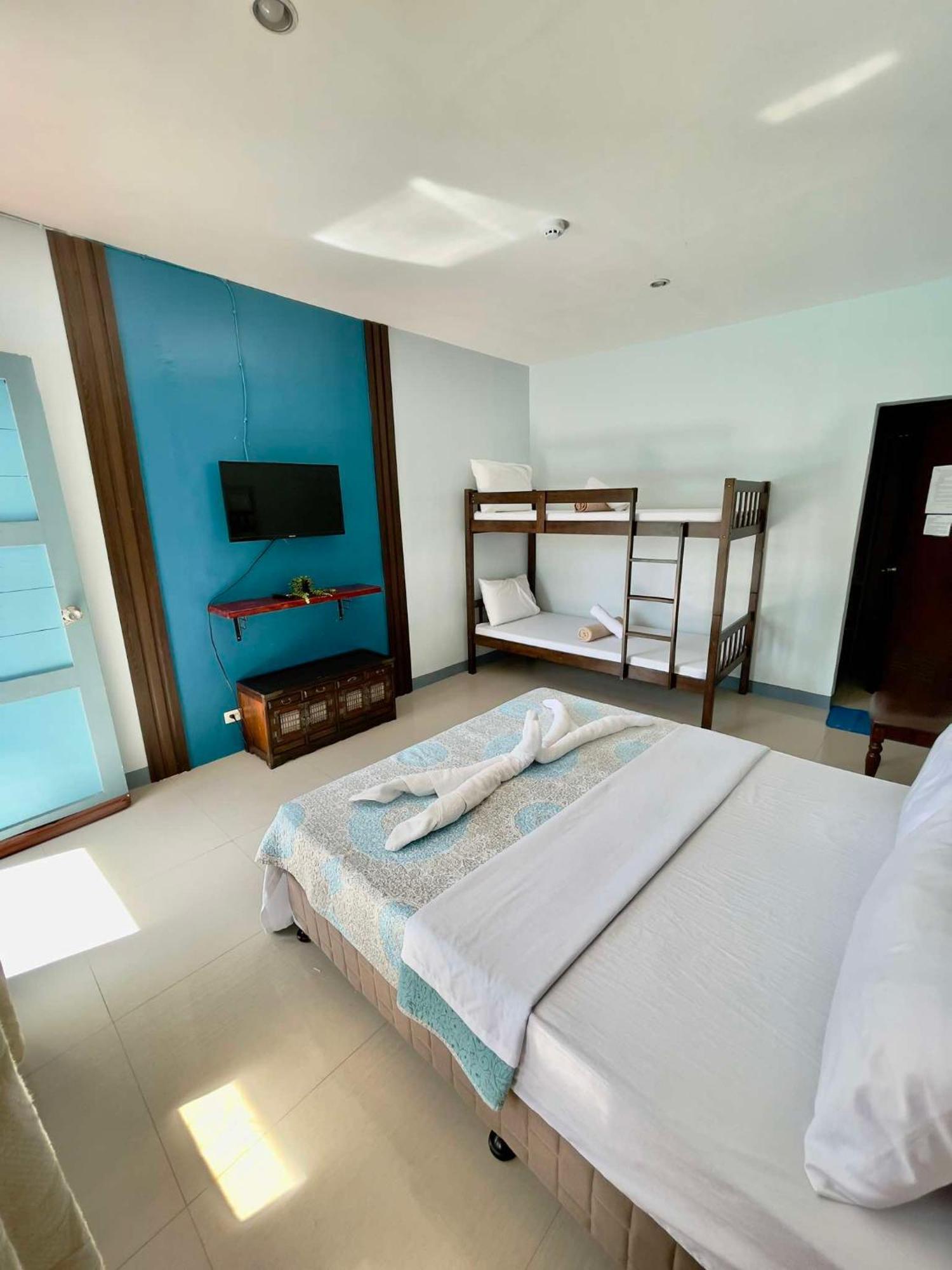 Little Rock Cebu Hotel Lapu-Lapu City Exterior photo
