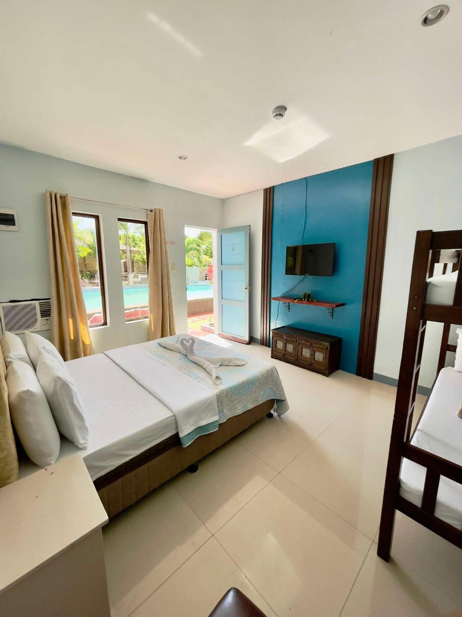 Little Rock Cebu Hotel Lapu-Lapu City Exterior photo