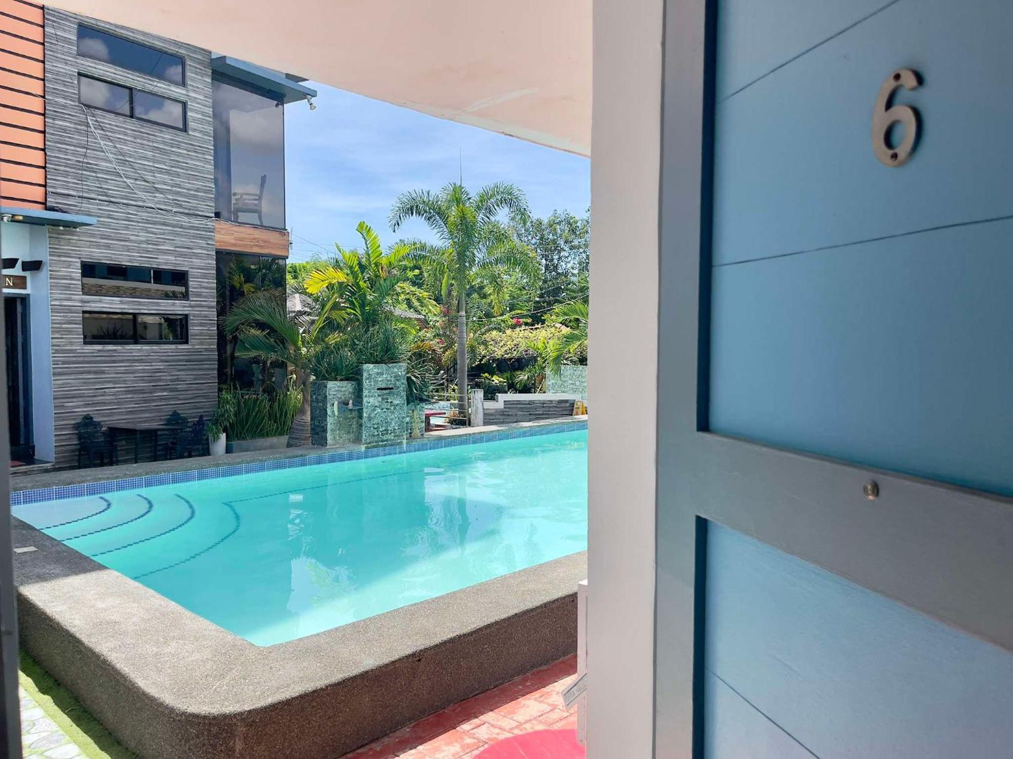 Little Rock Cebu Hotel Lapu-Lapu City Exterior photo