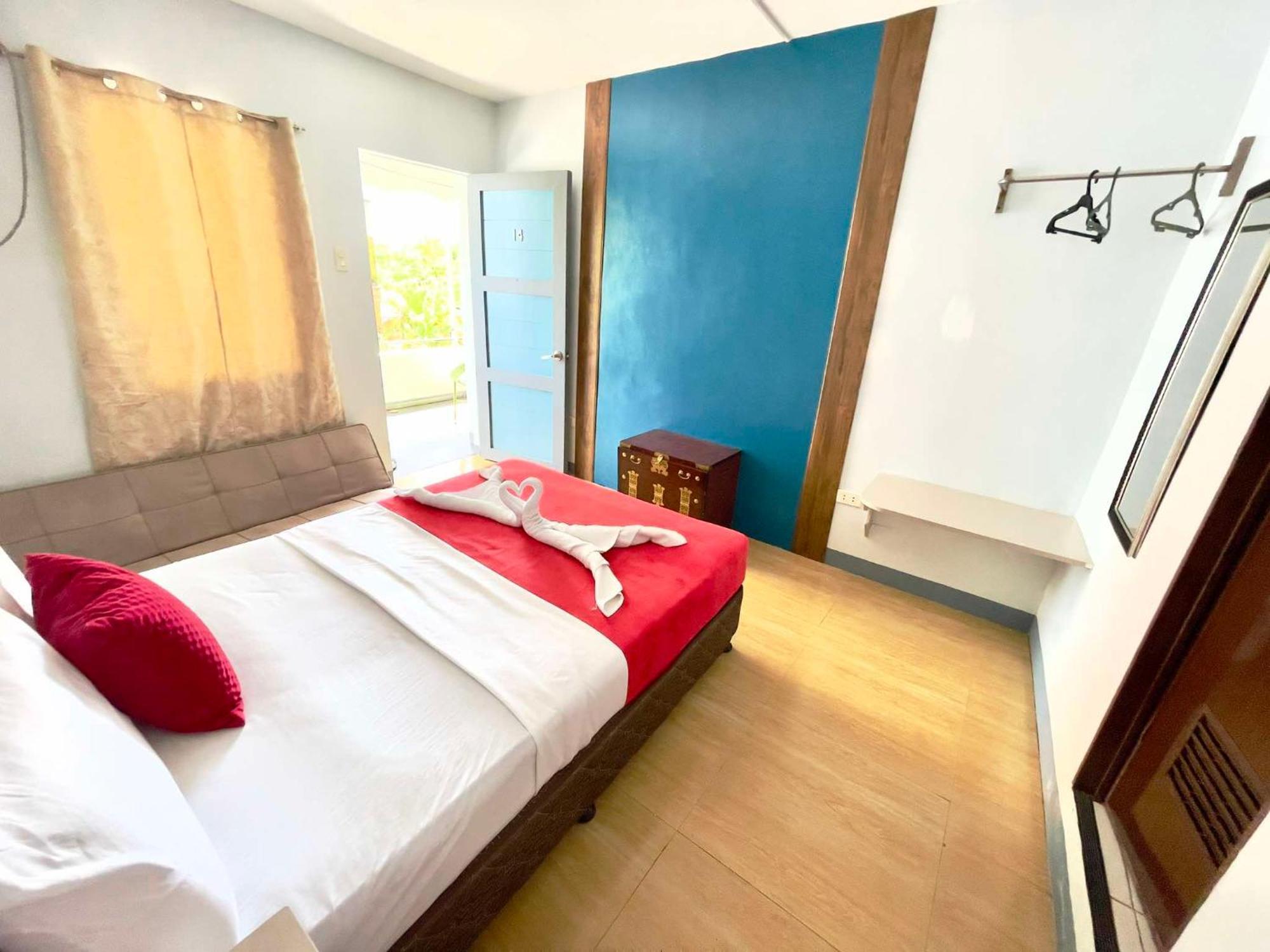 Little Rock Cebu Hotel Lapu-Lapu City Exterior photo
