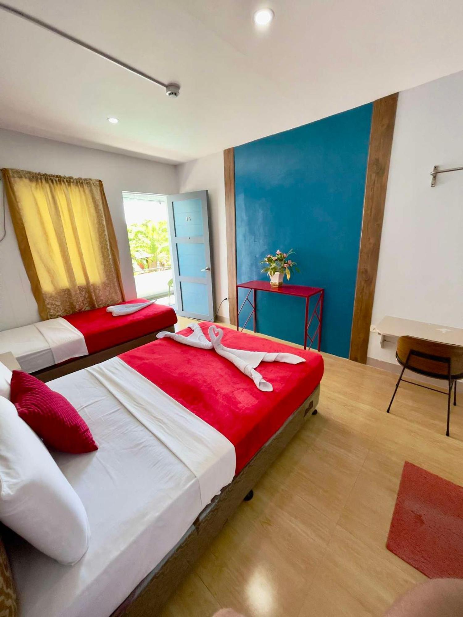 Little Rock Cebu Hotel Lapu-Lapu City Exterior photo
