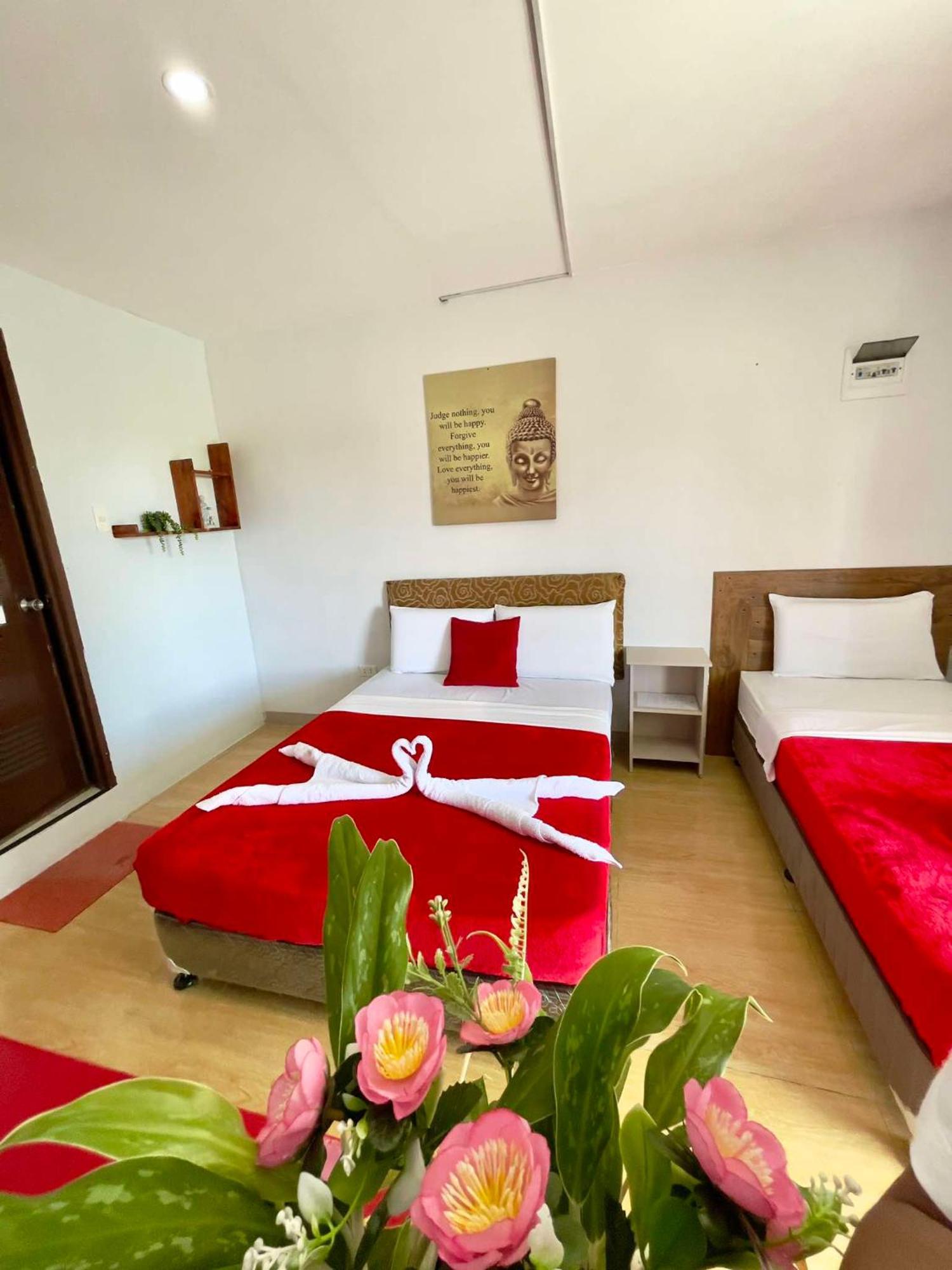 Little Rock Cebu Hotel Lapu-Lapu City Exterior photo